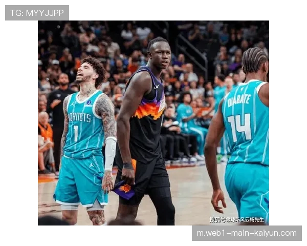 布克复出后连续多场30+ 太阳外线火力24记三分创赛季新高 布克复出后连续多场30+ 太阳外线火力24记三分创赛季新高